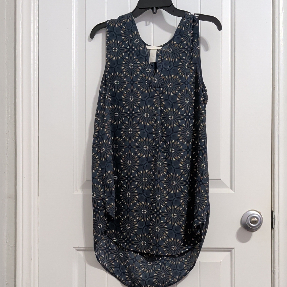 H&M Blue and Cream Patterned Top